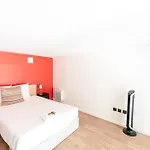 アパートホテル Ecla Paris Massy 3*