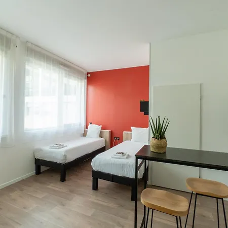Ecla Paris Massy Апарт-отель Палезо