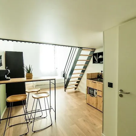 Lejlighedshotel Ecla Paris Massy 3*