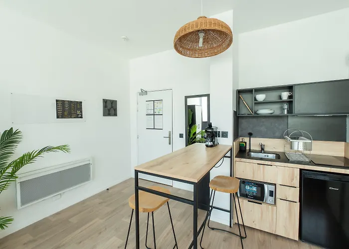 Aparthotel Ecla Paris Massy 3*