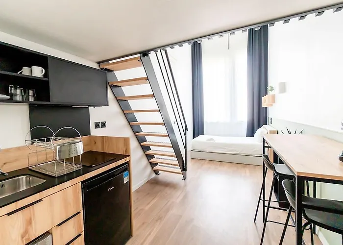 Ecla Paris Massy 3*
